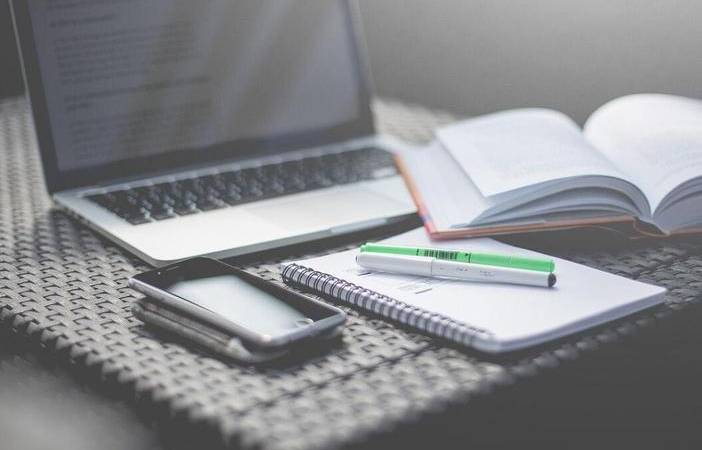 电子商务直播运营是干什么的（电子商务直播运营策略分析）